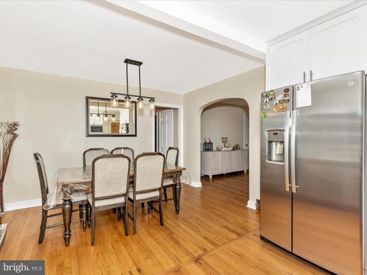 Dining room, Interior, Kitchen, Pendant Lights, Wood Texture Flooring