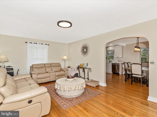 Dining room, Interior, Kitchen, Living room, Pendant Lights, Wood Texture Flooring