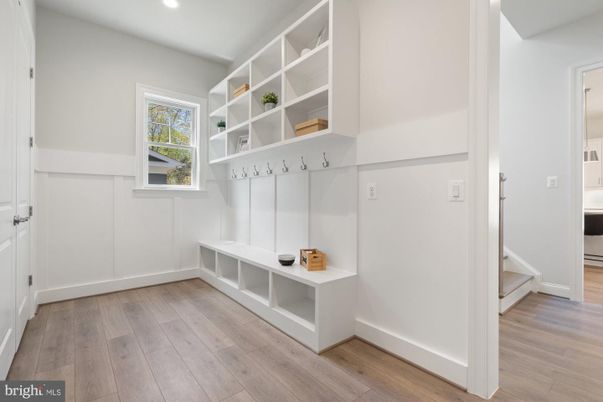 Interior, Recessed Lighting, Walk-in Closets, Wood Texture Flooring