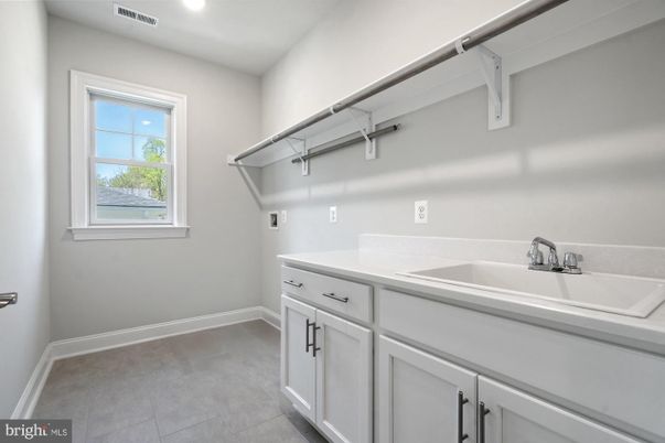 Bathroom, Interior, Recessed Lighting, Walk-in Closets