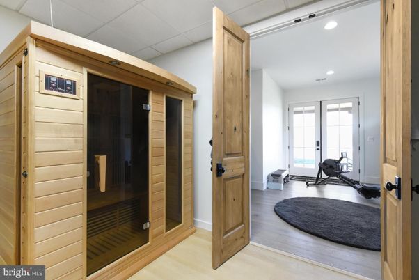 Fitness Equipment, Interior, Recessed Lighting, Sauna Room