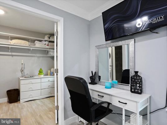 Home Office, Interior, Recessed Lighting, Wood Texture Flooring