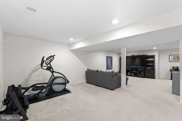 Fitness Equipment, Interior, Living room, Recessed Lighting