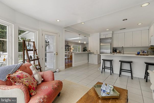 Interior, Kitchen, Living room, Recessed Lighting, Stainless Steel Appliances