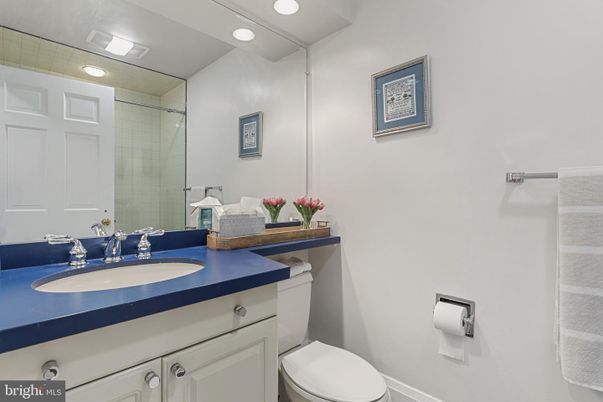 Bathroom, Interior, Recessed Lighting