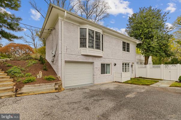 Attached, Exterior, Facade, Raised Ranch