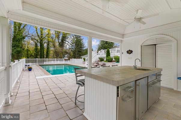 Exterior, Hot Tub, Pool