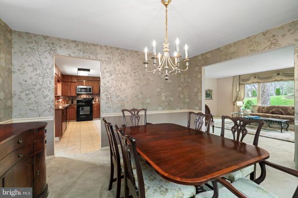 Chandelier, Dining room, Interior, Kitchen