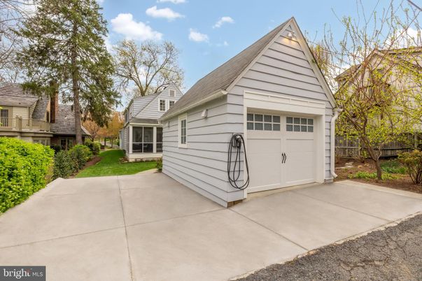 Detached Garage, Exterior