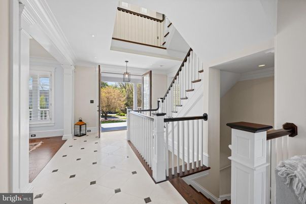 Interior, Pendant Lights, Recessed Lighting, Wood Texture Flooring