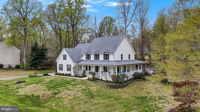 Backyard, Exterior, Facade, Farmhouse