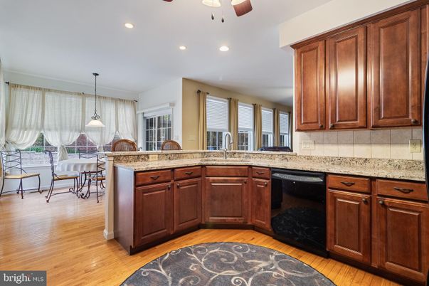 Dining room, Interior, Kitchen, Pendant Lights, Recessed Lighting, Wood Texture Flooring
