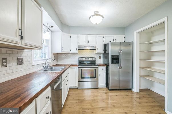 Interior, Kitchen, Stainless Steel Appliances, Wood Texture Flooring