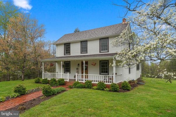 Exterior, Facade, American Foursquare