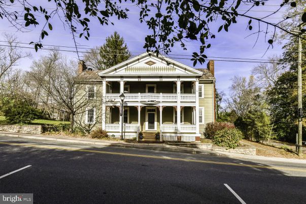 Exterior, Facade, Queen Anne Victorian