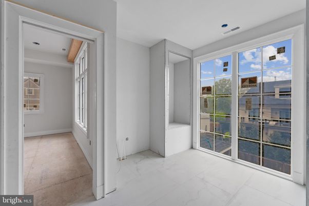 Empty room, Interior, Marble, Recessed Lighting