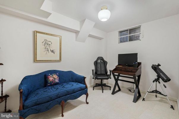 Home Office, Interior