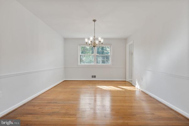 Chandelier, Empty room, Interior, Wood Texture Flooring