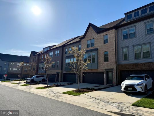Attached, Exterior, Facade, Brick Facade, Rowhouse