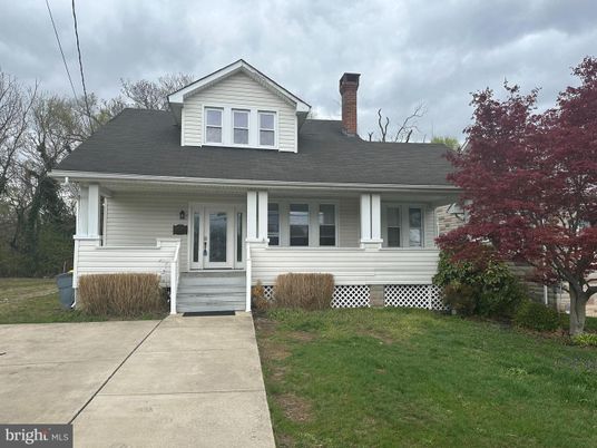 Exterior, Facade, Cape Cod