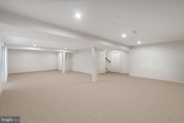 Empty room, Interior, Recessed Lighting