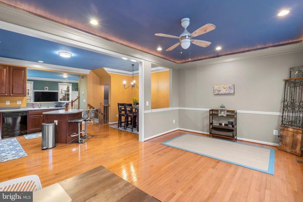 Dining room, Interior, Kitchen, Pendant Lights, Recessed Lighting, Wood Texture Flooring
