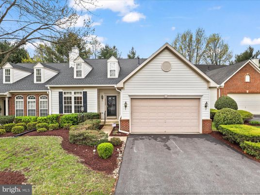 Attached, Exterior, Facade, Brick Facade, Ranch