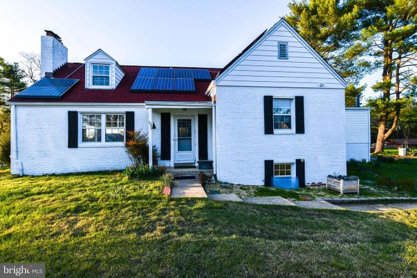 Exterior, Facade, Solar Panels, Queen Anne Victorian