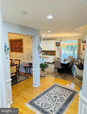 Dining room, Interior, Kitchen, Pendant Lights, Recessed Lighting, Wood Texture Flooring