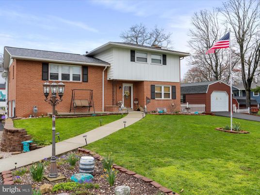 Detached Garage, Exterior, Facade, Brick Facade, Split Level