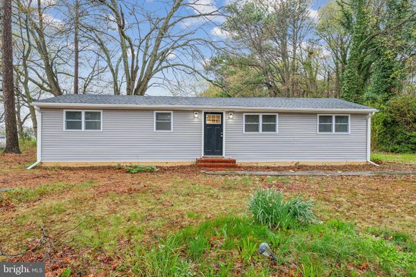 Backyard, Exterior, Facade, Ranch