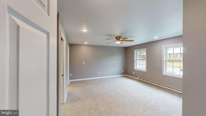 Empty room, Interior, Recessed Lighting