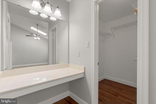 Bathroom, Interior, Walk-in Closets, Wood Texture Flooring
