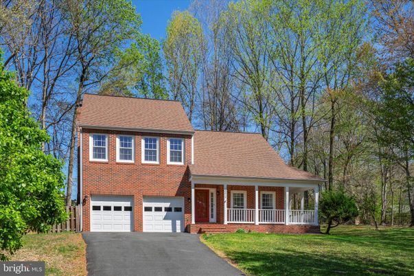 Attached, Exterior, Facade, Brick Facade, Georgian