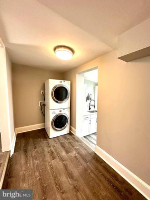 Interior, Utility Closets, Washer, Wood Texture Flooring