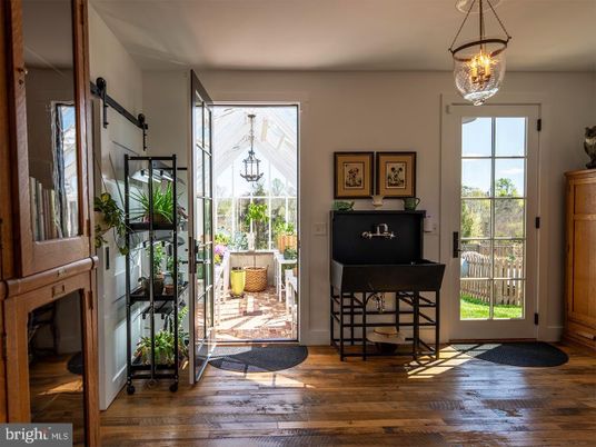 Interior, Pendant Lights, Wood Texture Flooring