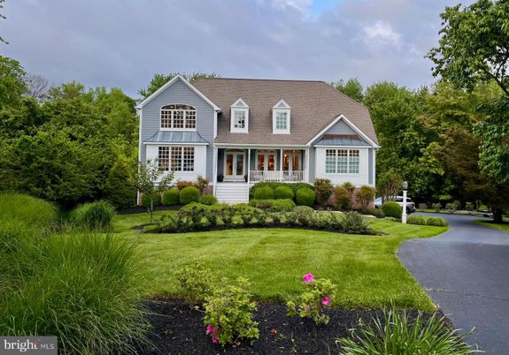 Exterior, Facade, Farmhouse