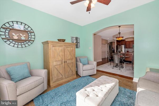 Chandelier, Dining room, Interior, Kitchen, Wood Texture Flooring