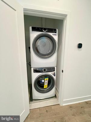 Interior, Utility Closets, Washer, Wood Texture Flooring