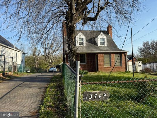 Exterior, Facade, Brick Facade, Cape Cod