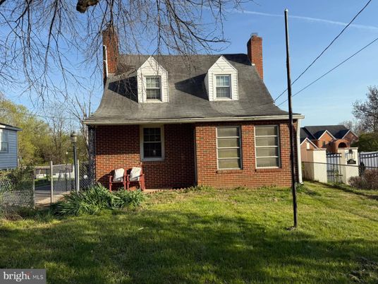 Exterior, Facade, Brick Facade, Cape Cod