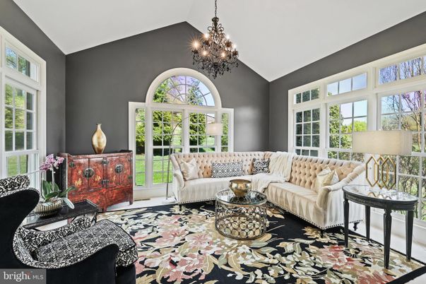 Chandelier, Interior, Living room