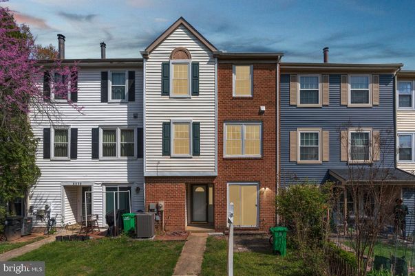 Exterior, Facade, Brick Facade, Rowhouse
