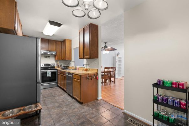 Dining room, Interior, Kitchen, Stainless Steel Appliances, Wood Texture Flooring
