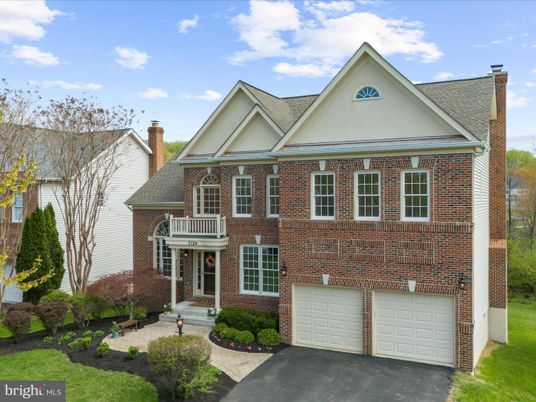 Attached, Exterior, Facade, Brick Facade, Georgian