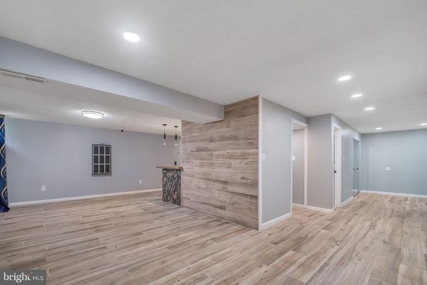 Empty room, Interior, Recessed Lighting, Wood Texture Flooring, Wooden Walls