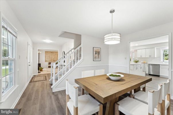 Dining room, Interior, Kitchen, Pendant Lights, Recessed Lighting, Wood Texture Flooring