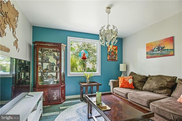 Interior, Living room, Pendant Lights, Wood Texture Flooring