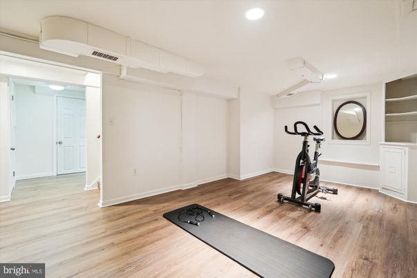 Fitness Equipment, Interior, Recessed Lighting, Wood Texture Flooring