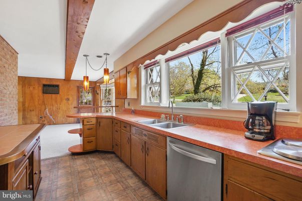 Interior, Kitchen, Pendant Lights, Stainless Steel Appliances